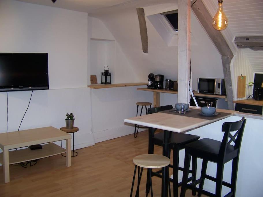 Rennes: Studio 4 Couchages, Proche Commerces, Bus. Екстер'єр фото
